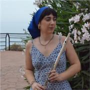 Profesora titulada en flauta travesera con 3 años de experiencia, ofrece clases a domicilio de flauta y lenguaje musical en Málaga